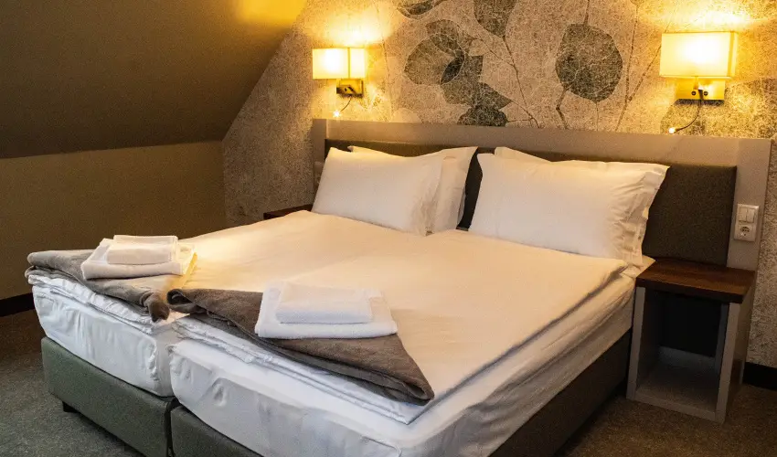 reg Halsz tterem s Fogad Tt - Oktber 23.