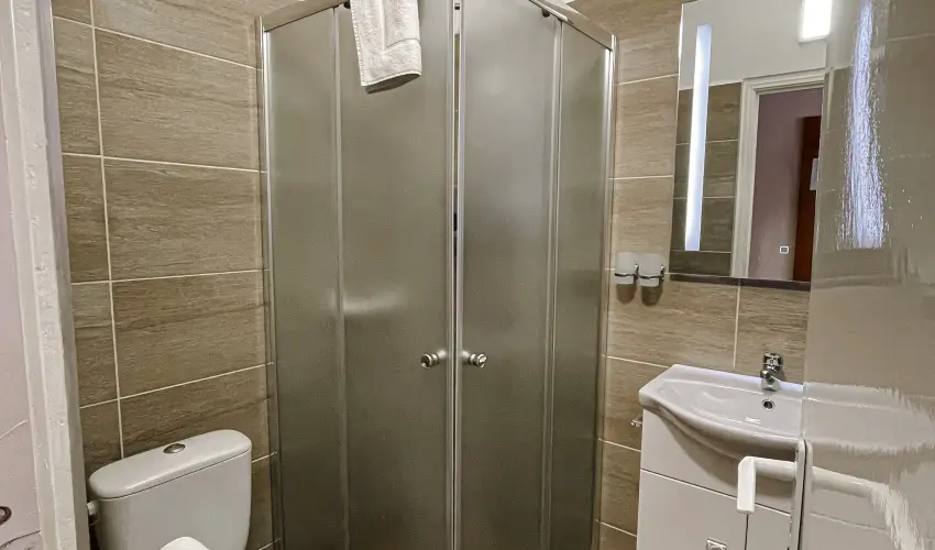 reg-t Hotel Tata - Oktber 23.