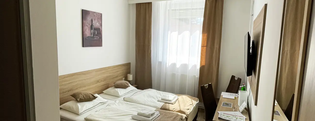 reg-t Hotel Tata - Oktber 23.