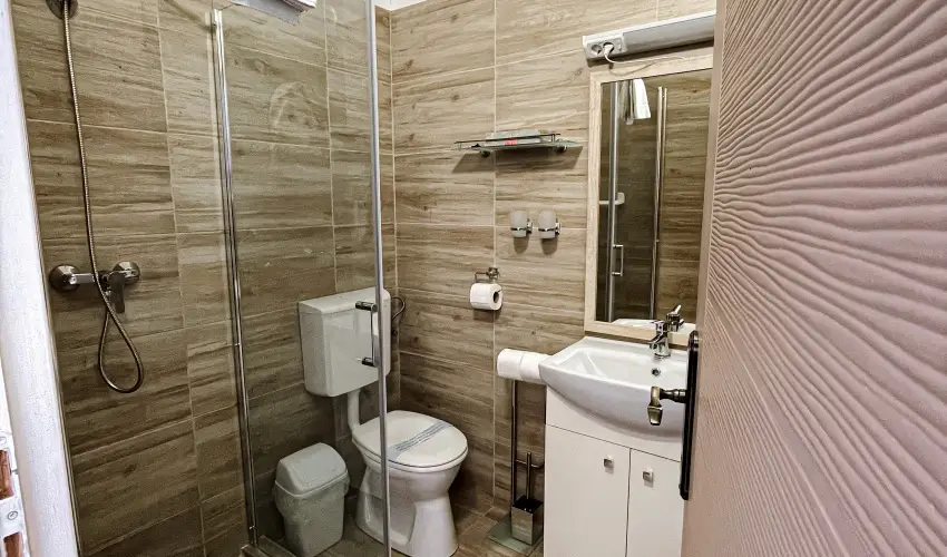 reg-t Hotel Tata - Oktber 23.