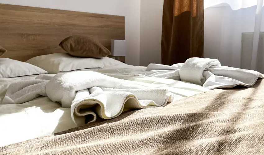 reg-t Hotel Tata - Oktber 23.