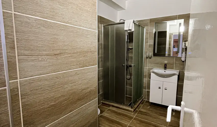 reg-t Hotel Tata - Oktber 23.