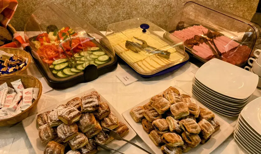 reg-t Hotel Tata - Oktber 23.