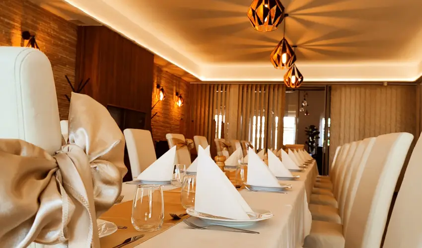 reg-t Hotel Tata - Oktber 23.