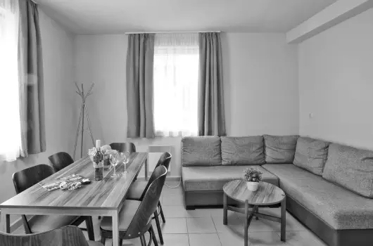 Pandora Zsry Apartmanok - Oktber 23. 