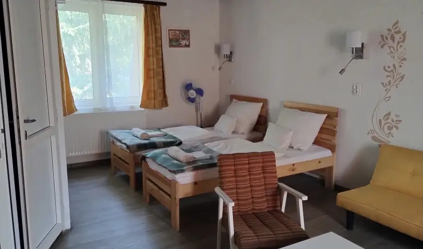 Parti S�t�ny Vend�gh�z Balatonkenese - Okt�ber 23.