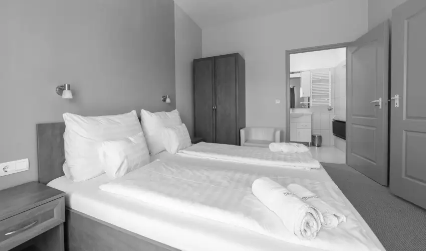 Pelso Panzi� Balatonm�riaf�rd� - Okt�ber 23. (min. 3 �j)