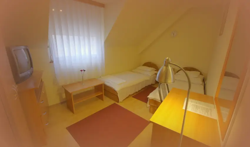 Hotel Vad�szk�rt Sz�kesfeh�rv�r - Okt�ber 23.