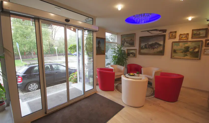 Hotel Vad�szk�rt Sz�kesfeh�rv�r - Okt�ber 23.