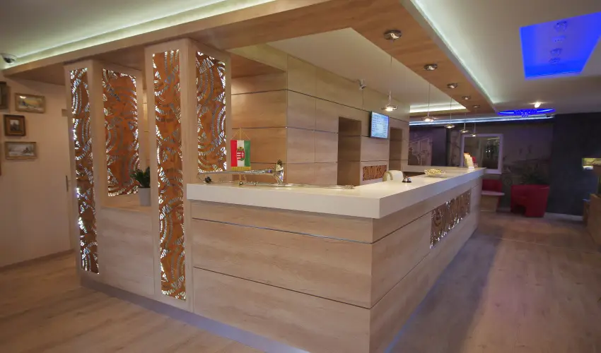 Hotel Vad�szk�rt Sz�kesfeh�rv�r - Okt�ber 23.