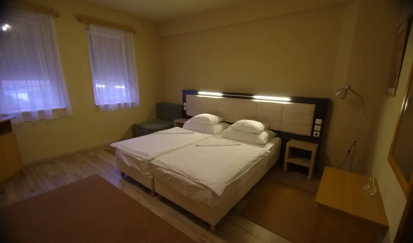 Hotel Vad�szk�rt Sz�kesfeh�rv�r - Okt�ber 23.