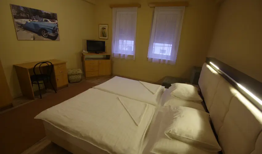 Hotel Vad�szk�rt Sz�kesfeh�rv�r - Okt�ber 23.