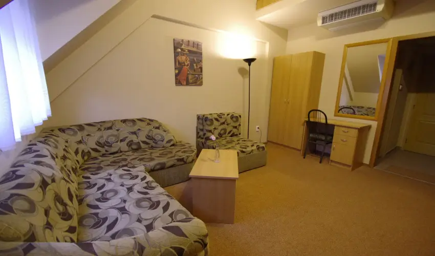 Hotel Vad�szk�rt Sz�kesfeh�rv�r - Okt�ber 23.