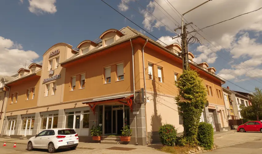 Hotel Vad�szk�rt Sz�kesfeh�rv�r - Okt�ber 23.