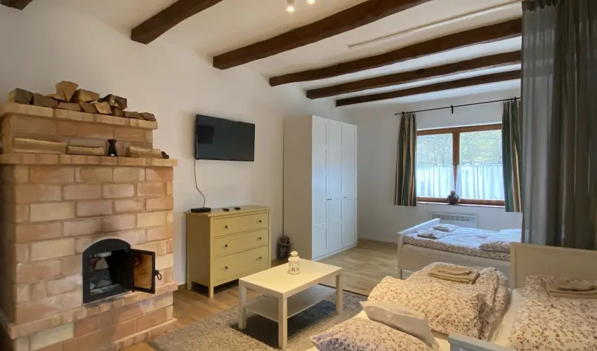 Pilis Lelke Vendghz Pilisszentllek - Oktber 23. (min. 2 j)