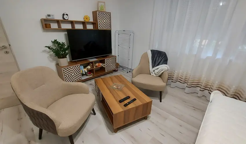 Pitypang Apartman Eger - Oktber 23. (min. 2 j)