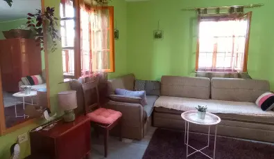 Pni Kuck Vendghz s Minifarm  Hosszvlgy