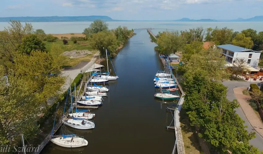 Port Étterem & Panzió Balatonmáriafürdő - Október 23. (min. 3 éj)