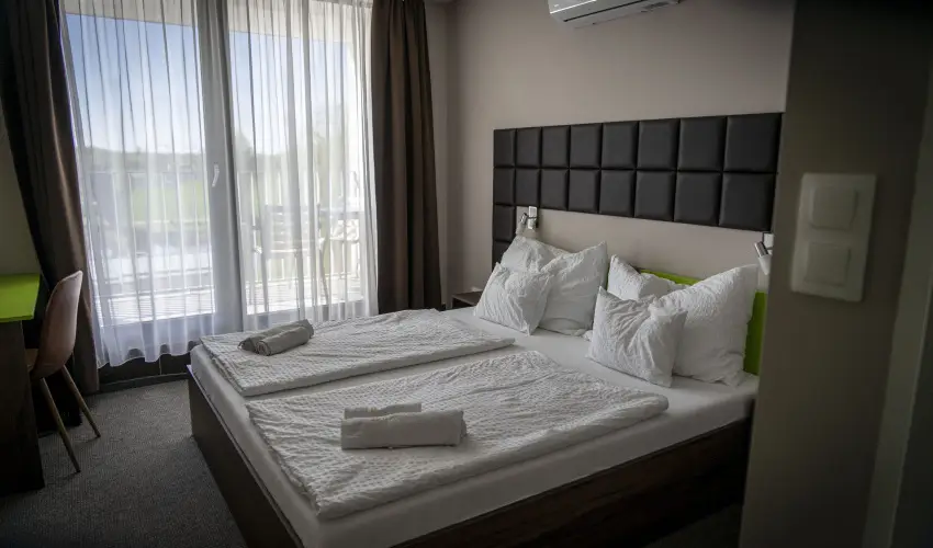 Port Étterem & Panzió Balatonmáriafürdő - Október 23. (min. 3 éj)