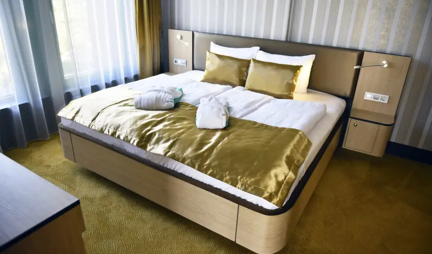 Portobello Wellness & Yacht Hotel Esztergom Esztergom - Oktber 23. (min. 2 j)