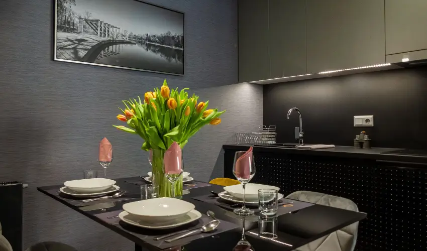 R31 Residence Srvr - Oktber 23. (min. 2 j)