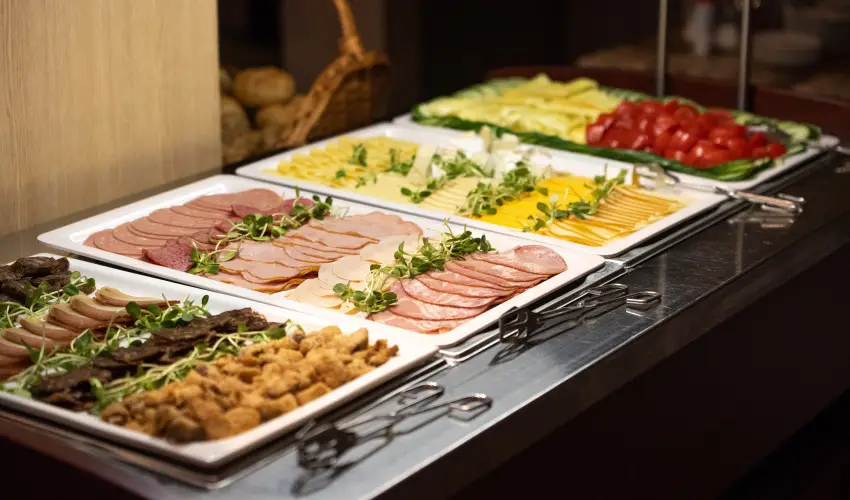 R31 Residence Srvr - Oktber 23. (min. 2 j)