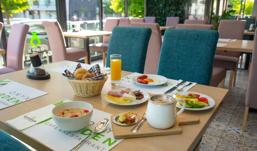 R31 Residence Srvr - Oktber 23. (min. 2 j)