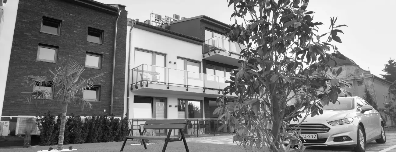 R31 Residence Srvr - Oktber 23. (min. 2 j)