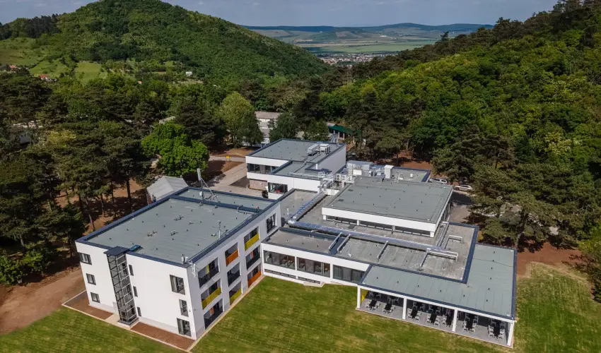 R�k�czi Hotel, T�bor �s Rendezv�nyk�zpont S�toralja�jhely - Okt�ber 23.