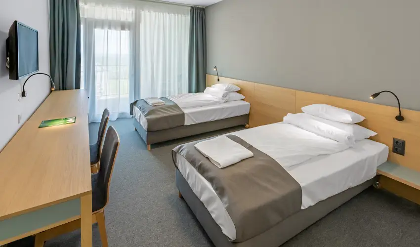 R�k�czi Hotel, T�bor �s Rendezv�nyk�zpont S�toralja�jhely - Okt�ber 23.