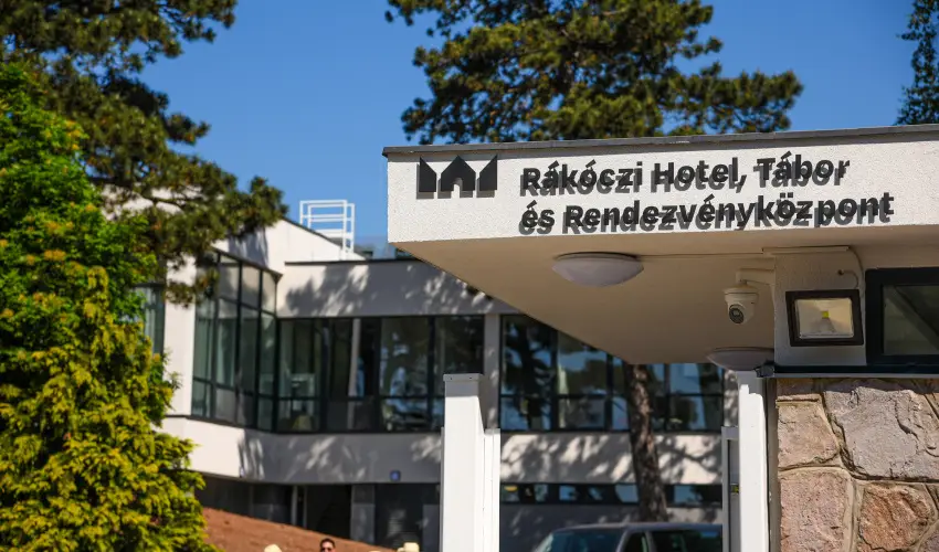 R�k�czi Hotel, T�bor �s Rendezv�nyk�zpont S�toralja�jhely - Okt�ber 23.