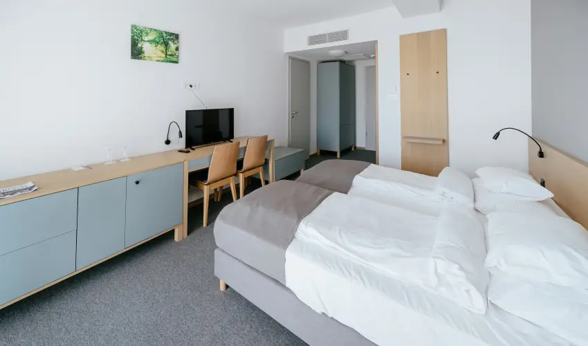 R�k�czi Hotel, T�bor �s Rendezv�nyk�zpont S�toralja�jhely - Okt�ber 23.