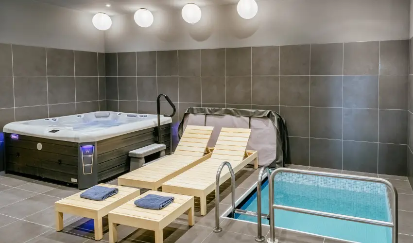 R�k�czi Hotel, T�bor �s Rendezv�nyk�zpont S�toralja�jhely - Okt�ber 23.