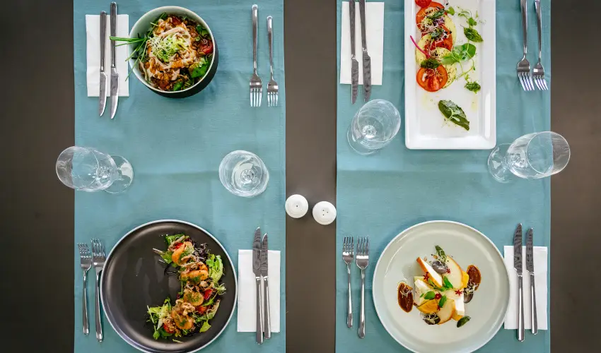 R�k�czi Hotel, T�bor �s Rendezv�nyk�zpont S�toralja�jhely - Okt�ber 23.