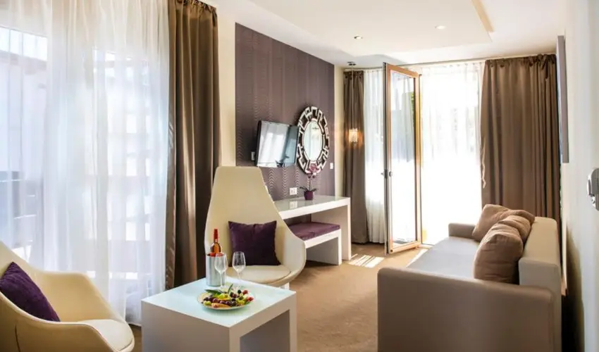 Residence Hotel Balaton Sifok - Oktber 23. - teljes elrefizetssel