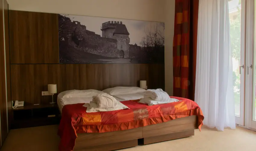 Royal Club Hotel Visegrd - Oktber 23. (min. 2 j)