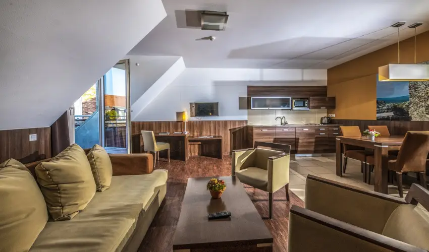 Royal Club Hotel Visegrd - Oktber 23. (min. 2 j)