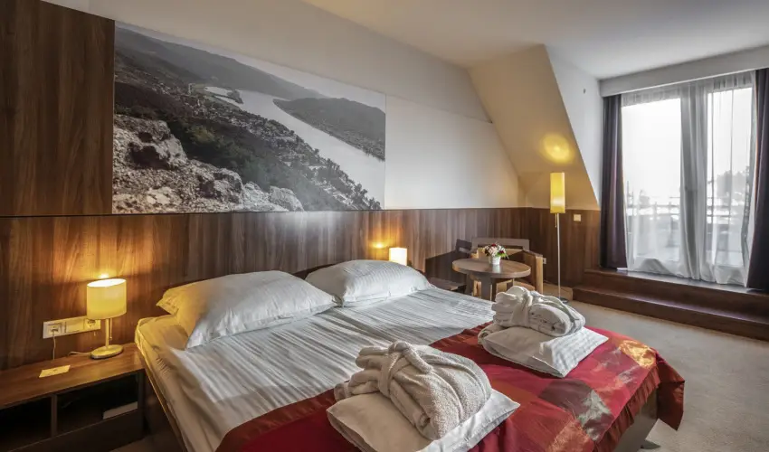 Royal Club Hotel Visegrd - Oktber 23. (min. 2 j)