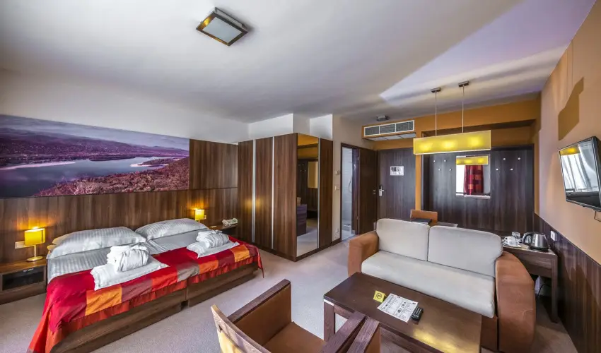 Royal Club Hotel Visegrd - Oktber 23. (min. 2 j)