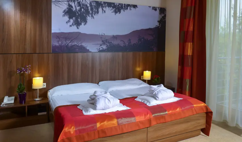 Royal Club Hotel Visegrd - Oktber 23. (min. 2 j)