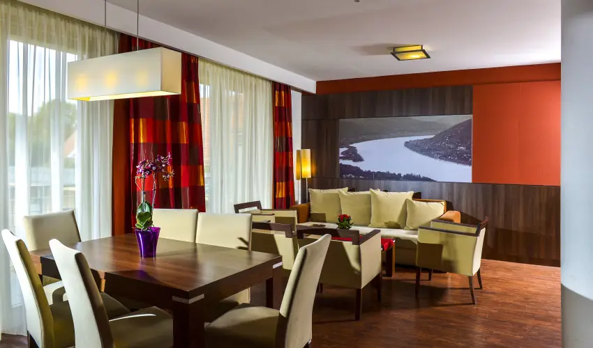 Royal Club Hotel Visegrd - Oktber 23. (min. 2 j)