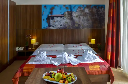 Royal Club Hotel - Oktber 23. (min. 2 j)