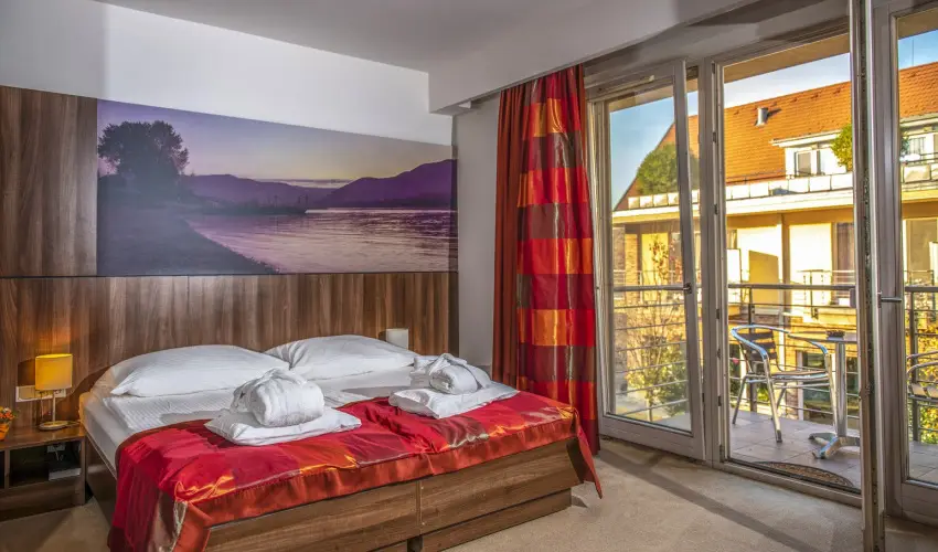 Royal Club Hotel Visegrd - Oktber 23. (min. 2 j)