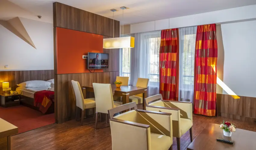 Royal Club Hotel Visegrd - Oktber 23. (min. 2 j)