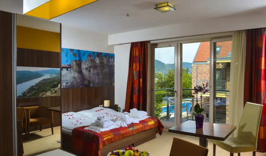 Royal Club Hotel Visegrd - Oktber 23. (min. 2 j)