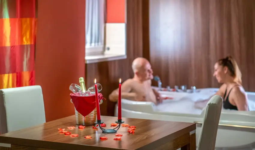 Royal Club Hotel Visegrd - Oktber 23. (min. 2 j)