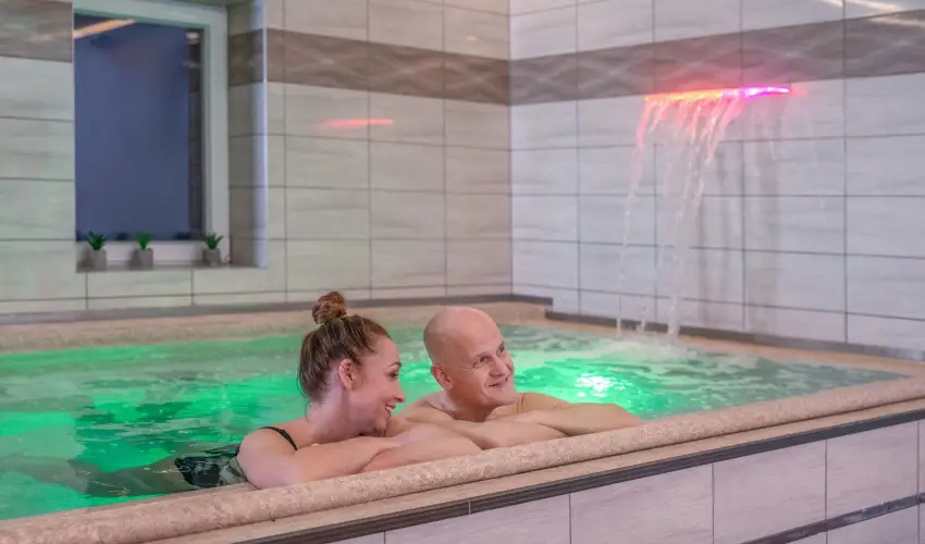 Royal Club Hotel Visegrd - Oktber 23. (min. 2 j)