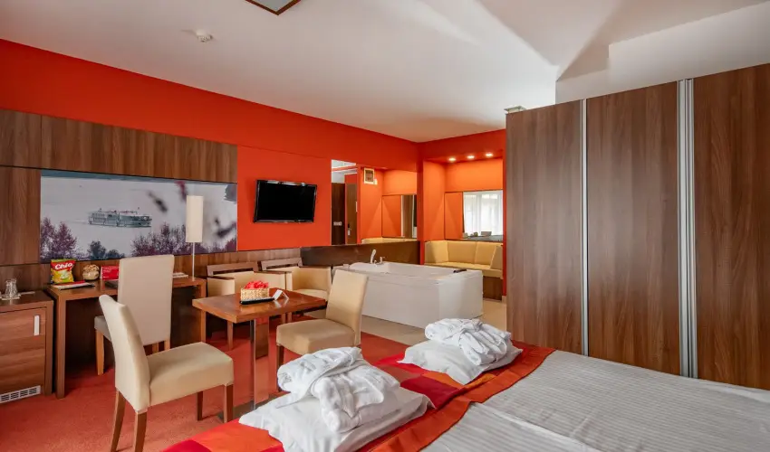 Royal Club Hotel Visegrd - Oktber 23. (min. 2 j)