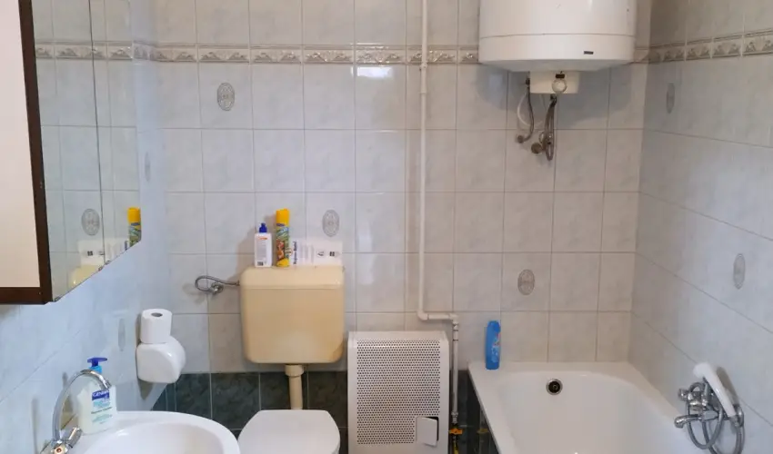 Rzsi Vendghz Mihlyhza - Oktber 23.  (min. 2 j)