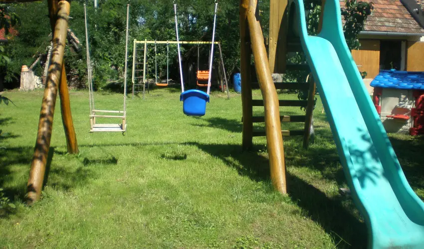 Rzsi Vendghz Mihlyhza - Oktber 23.  (min. 2 j)